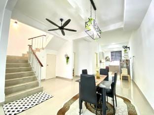 Beach Bliss Homestay - Speed Wifi /TVBox /Netflix Vacation rental in Johor