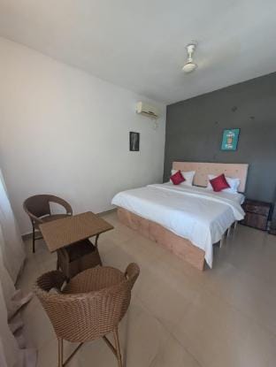 Toby's Bar & Cafe Apartment in Goa, India