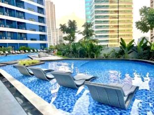 Minimalist 2Br in Air Residences - Cozy for Family Apartment in Makati