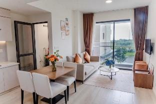 Lumiere 1 Bedroom Apartment + D1.02.08 Vacation rental in Ho Chi Minh City