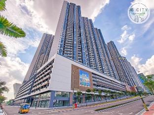 Lumina Jacuzzi pool Villa by RR JBcity Villa in Johor Bahru