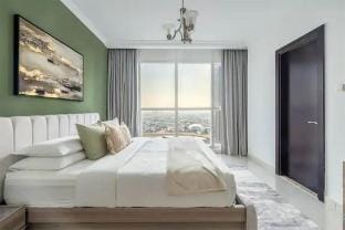 Magnificiant 1BR Apt in Court Tower w/ Canal View Vacation rental in Dubai