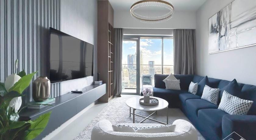 Burj Royale Luxury: One-Bedroom with City Views Apartment in Dubai