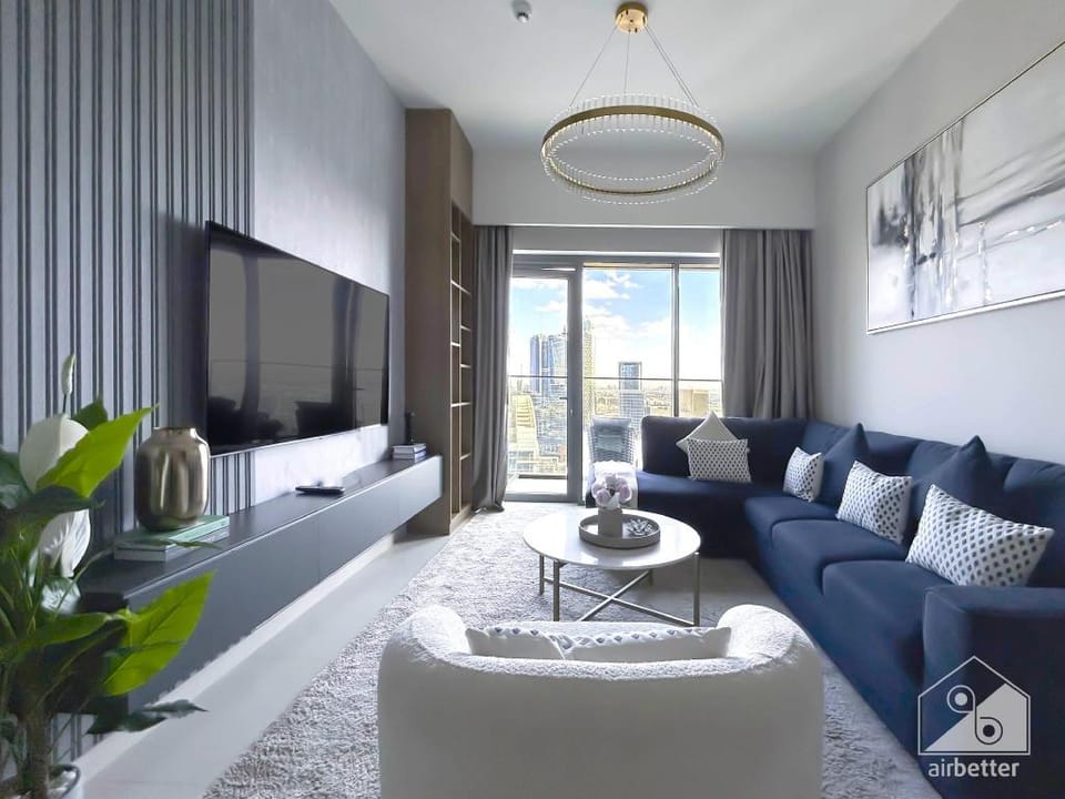 Burj Royale Luxury: One-Bedroom with City Views Apartment in Dubai