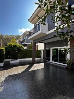 J PROPERTIES RENT Villa in Thep Krasatti