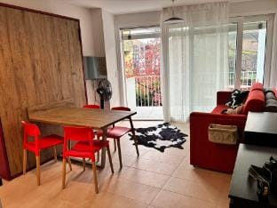 Grape Place with washing machine Apartment in Lausanne