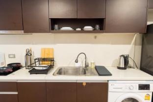 Cozy and lovely 2BR – 8 Min To BTS Thonglo Apartment in Bangkok