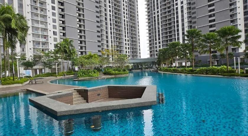 Kepong Cozy Mordern Homestay 5min Desa Park UPC10 Apartment in Petaling Jaya