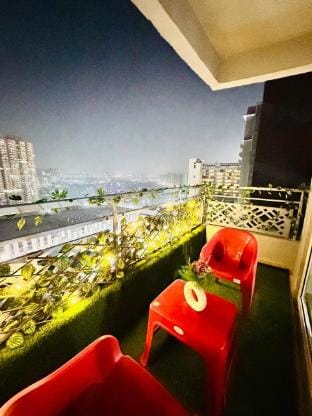 The sky studio in greater Noida Apartment in Noida