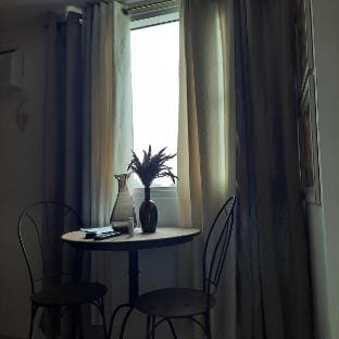 Quaint 1br Aparthotel Vacation rental in Pasay