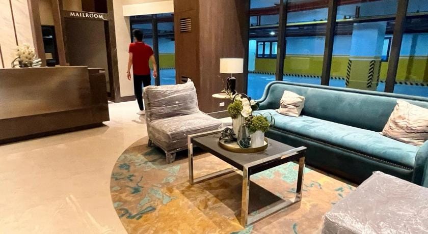 Gentry Manor Balcony Okada View WiFi Netflix Near Airport MOA 6Q Apartment in Pasay