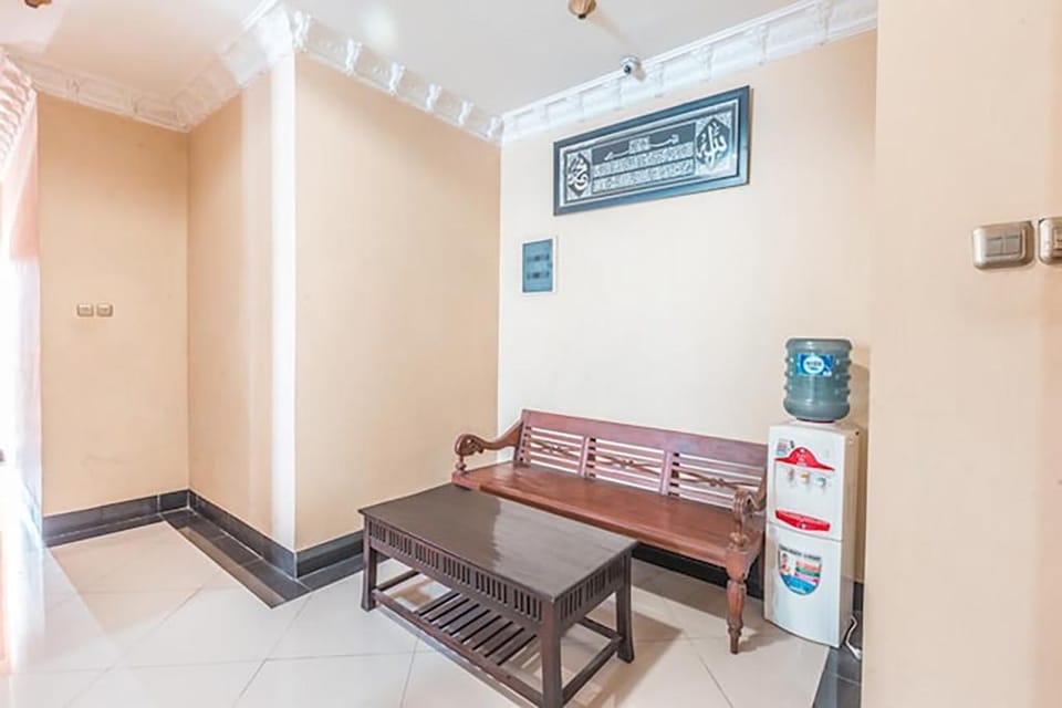 Fallinda Hotel Cibinong Hotel in West Java