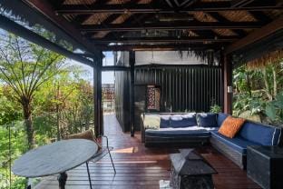 Cabane Tiny Tree House Vacation rental in Gold Coast