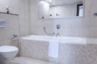 Lovely 1BDR Apt with Patio and Shared Pool Apartment in Kouklia