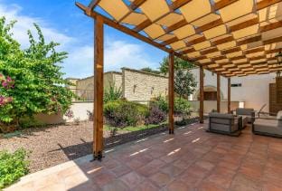 Ground Floor 2BDR Apartment with Private Patio Apartment in Kouklia