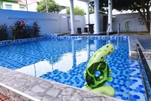 A Chic & Comfy 4BR Home with Private Pool Vacation rental in Johor Bahru