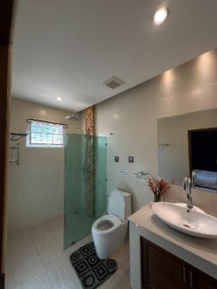 4 Bedroom Villa with Private Pool Villa in Chalong