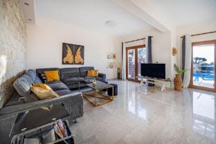Villa with PRIVATE POOL in Aphrodite Hills Villa in Kouklia