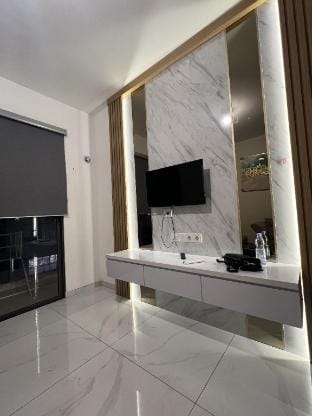 Skyhouse BSD Duxton 3Br Apartment in Indonesia