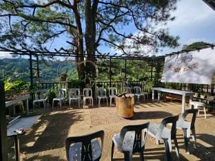 Family/Barkada Unit MGF-15 pax-backyard bonfire Vacation rental in Baguio
