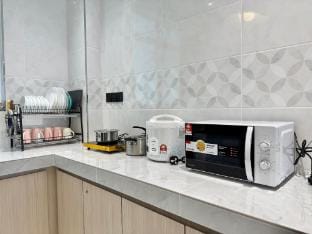 Modern Minimalist 2BR, Sea View Retreat, 8 Pax Apartment in Kedah