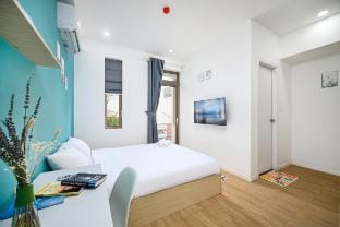 Comfy Studio in District 7, Balcony Included R4.1 Vacation rental in Ho Chi Minh City