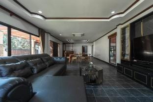 4BR Large Family Villa Chalong #V155 Villa in Chalong