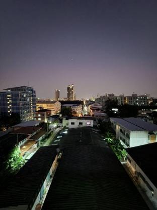 703-STP Homely room Free Wi-Fi and Near BTS line Apartment in Bangkok
