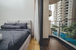 Bay Laurel Urban Poolscape 3BR6pax w Balcony Vacation rental in Johor Bahru