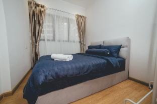 Bay Laurel Urban Poolscape 3BR6pax w Balcony Vacation rental in Johor Bahru