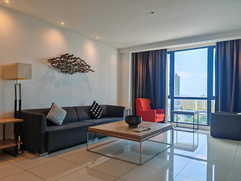 Luxe Romance | Jazz Suites by Ocean Luxe Apartment in Penang