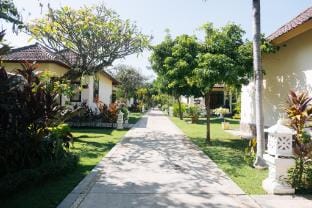 New Starlight Hotel Lovina Campground/ 
RV Resort in Buleleng
