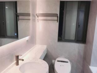 Sunny Abode富源公寓 3-Bedroom near Tianzifang Apartment in Shanghai
