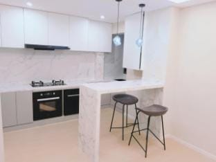 Sunny Abode富源公寓 3-Bedroom near Tianzifang Apartment in Shanghai