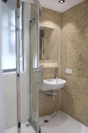 Sunny Abode Zhongkai City Lights 3-Bedroom near Nanjing Road Apartment in Shanghai