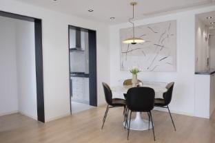 Sunny Abode Zhongkai City Lights 3-Bedroom near Nanjing Road Apartment in Shanghai