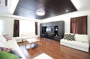 Incomparable location・3BR Luxury apt・6 Beds 9 Pax Vacation rental in Osaka