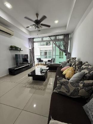 KSL 3 Bedroom Johor Bahru City Center with NETFLIX Vacation rental in Johor Bahru