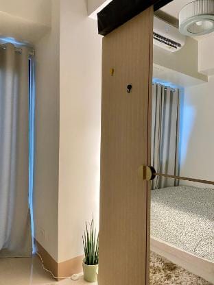 R&E End Suite Apartment in Pasay