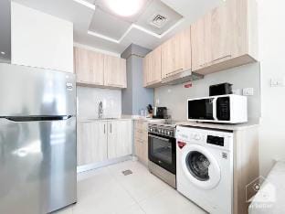 Amazing studio with Balcony & View Dubai Vacation rental in Dubai