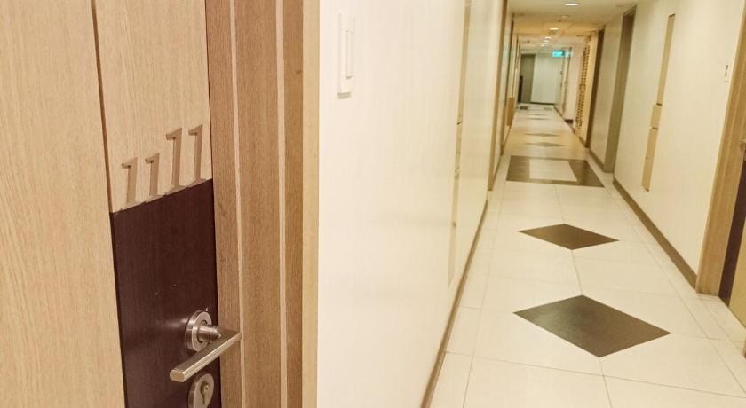 Condo Near MOA and NAIA at SoleMare Parksuites Apartment in Pasay