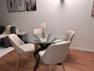 Chic Apartment by Southern Cross, FREE Parking Vacation rental in Melbourne