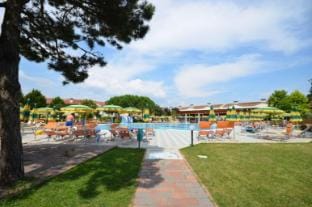 Apartment for 5 people with private garden in an elegant complex Apartment in Bibione