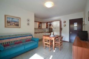 Bright and comfy apartment for 6 people close to the beach by Beahost Rentals Apartment in Bibione