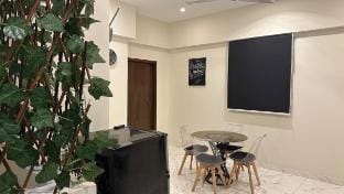 Modern minimalist |3 Bed| Dha Phase 7 Ext Karachi Vacation rental in Karachi