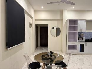 Modern minimalist |3 Bed| Dha Phase 7 Ext Karachi Vacation rental in Karachi