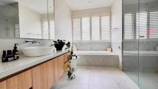 Escape to a Stylish Coastal Retreat in Parkdale Vacation rental in Melbourne