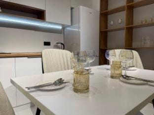 Золотая студия на небоскрёбе Акай сити Apartment in Europe