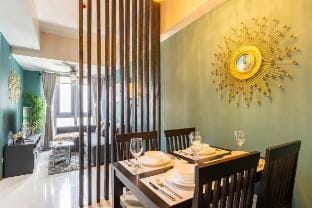 Luxury living @ Eastwood Apartment in Pasig