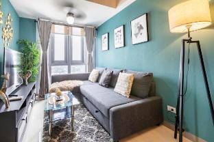 Luxury living @ Eastwood Apartment in Pasig